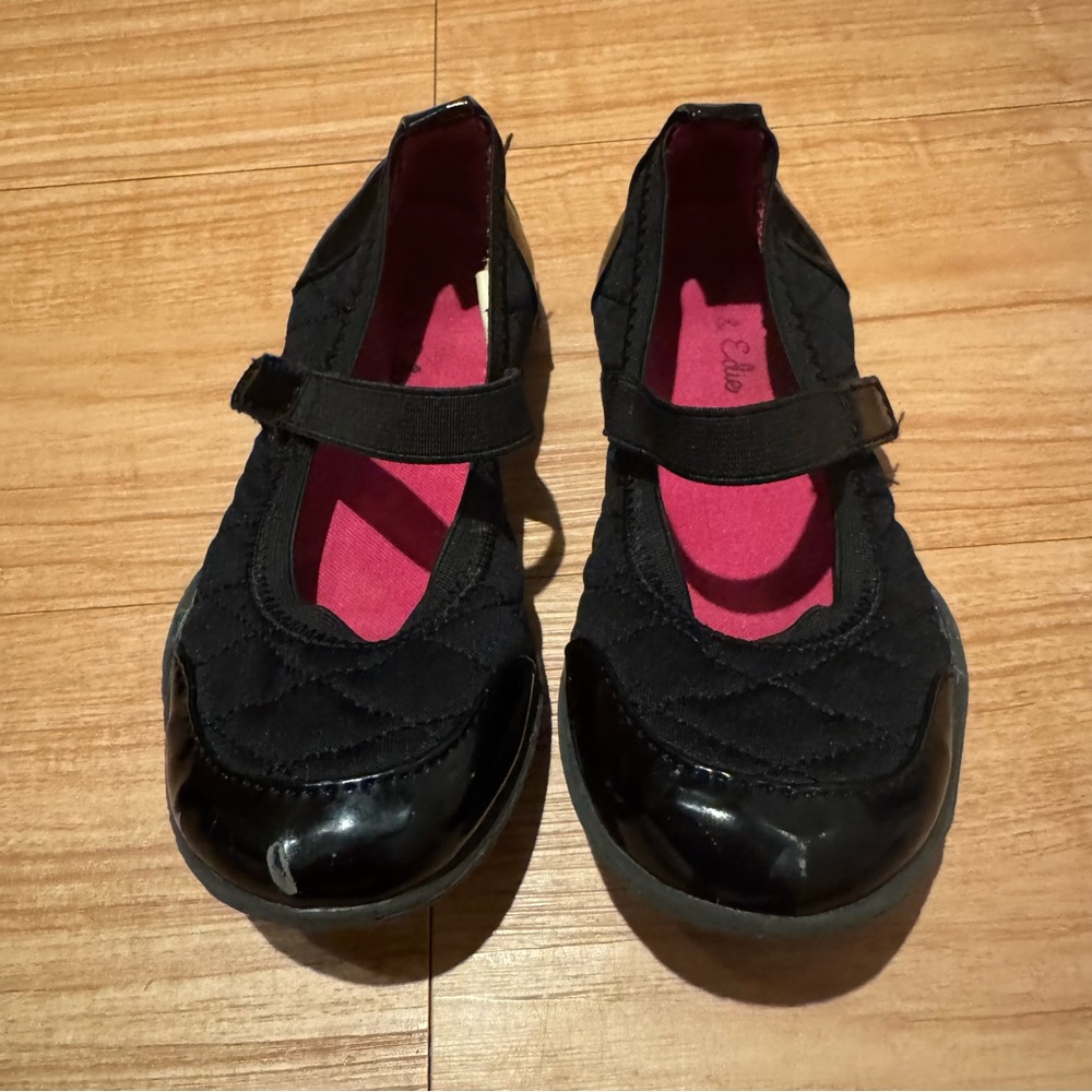 Black patent leather Mary Jane Shoes